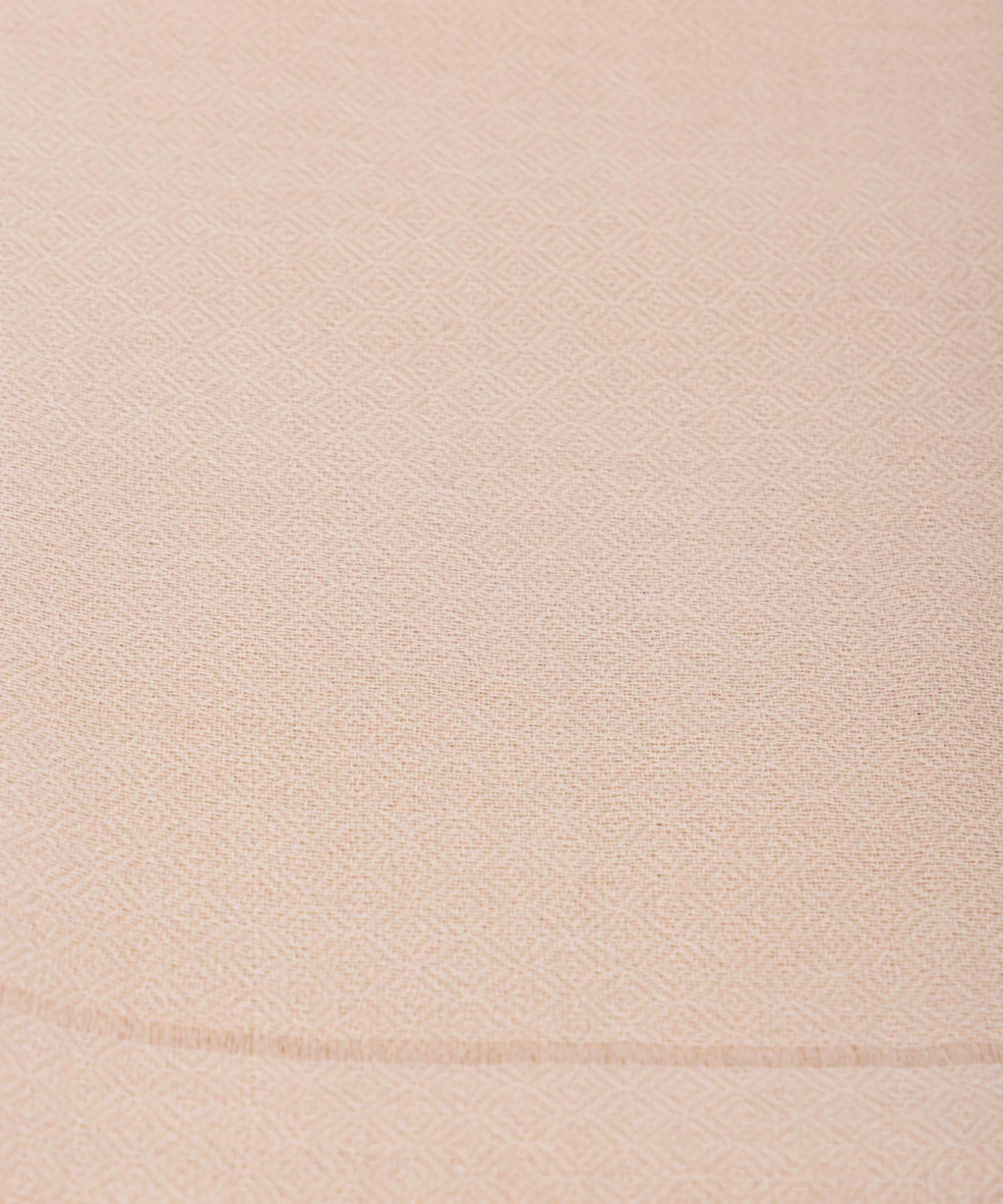 WD03 - Diamond Weave Delicate Wrap detail view