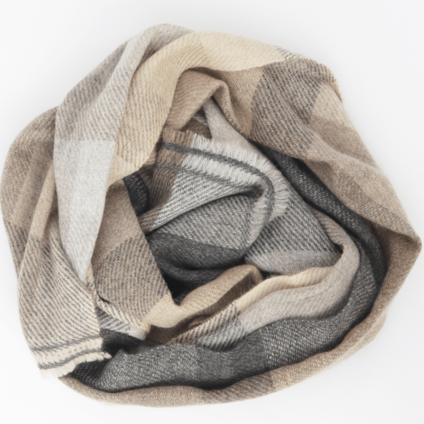 Cashmere -wrap/stole perspective view
